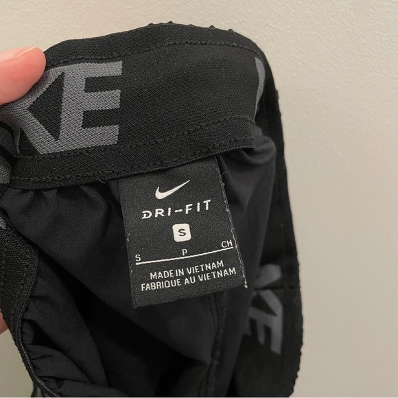 Nike Basketball Shorts - Picture 3 of 3